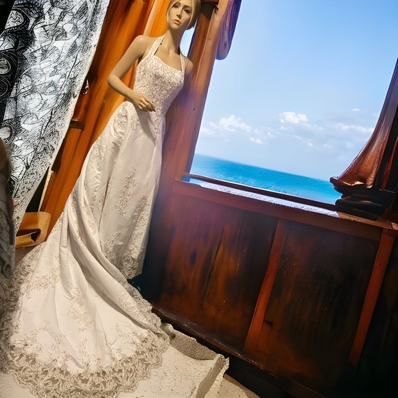 NWT Davids Bridal Michaelangelo White Halter A-Line Gown Beaded Lace Dress - Picture 2 of 11